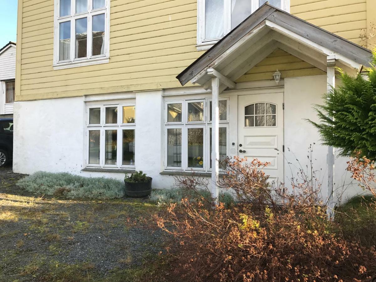 Villa Holmen, Ground Floor Apartment Balestrand Exterior photo